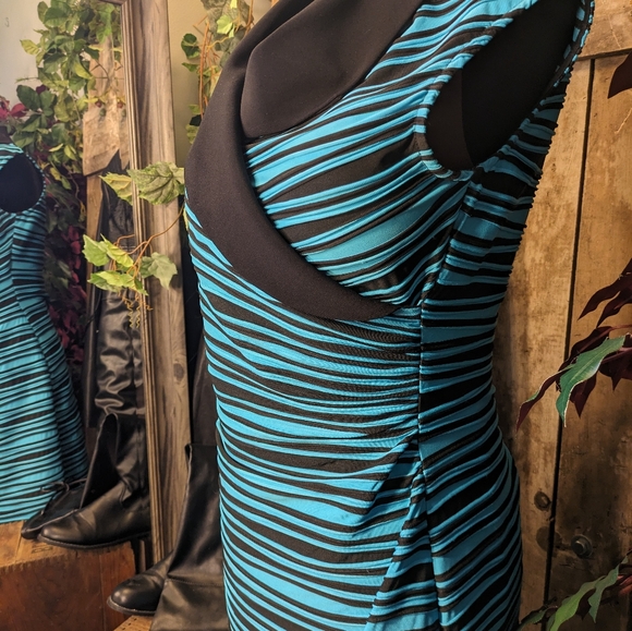 Joseph Ribkoff dress.   Sz med - Picture 3 of 5